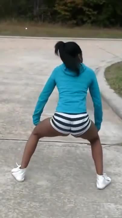 Insane Jiggly Booty Curvy Teen Twerking