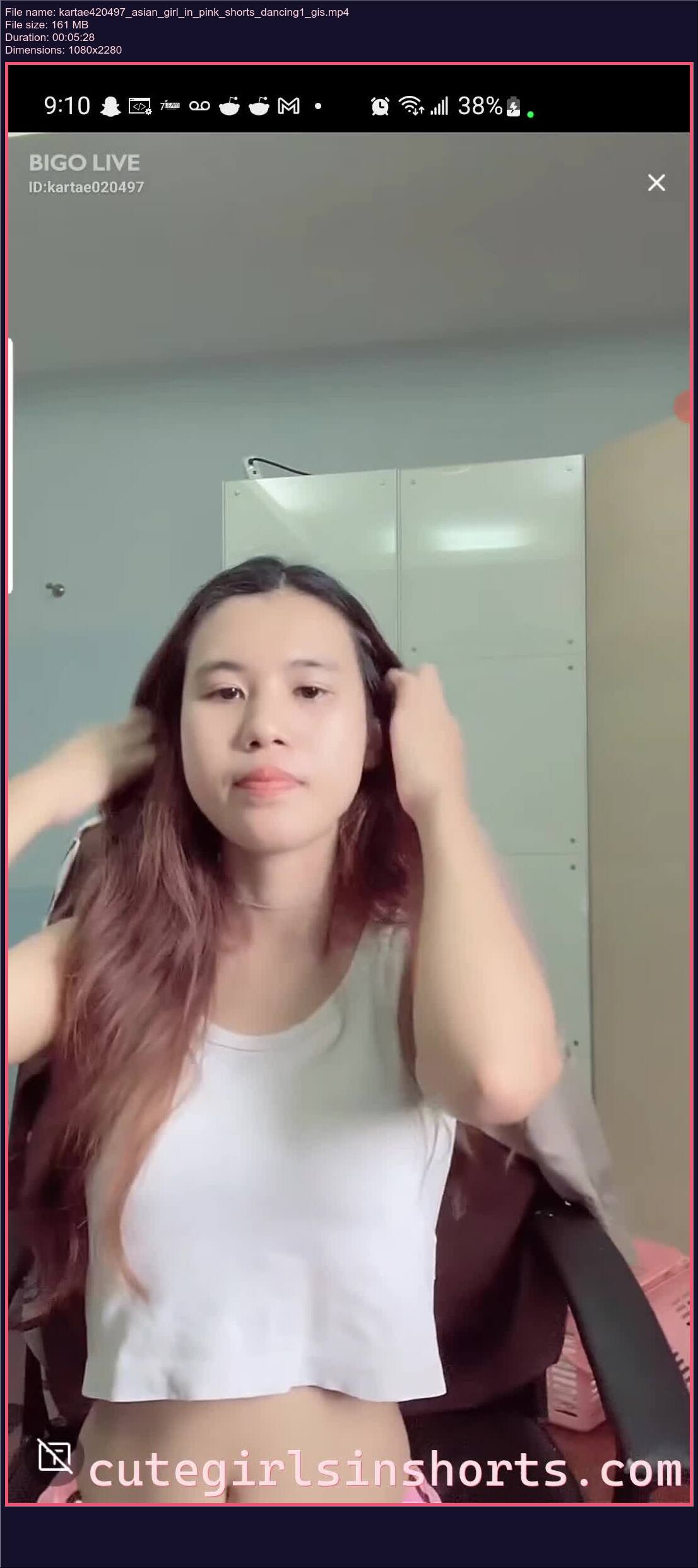 Kartae 420497 Asian Girl In Pink Shorts Dancing 1