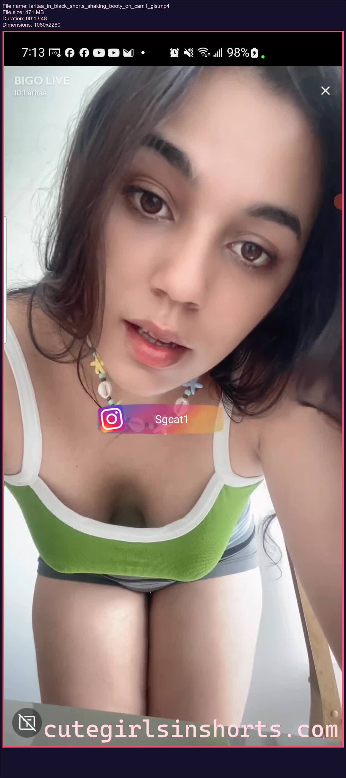 Laritaa In Black Shorts Shaking Booty On Cam 1