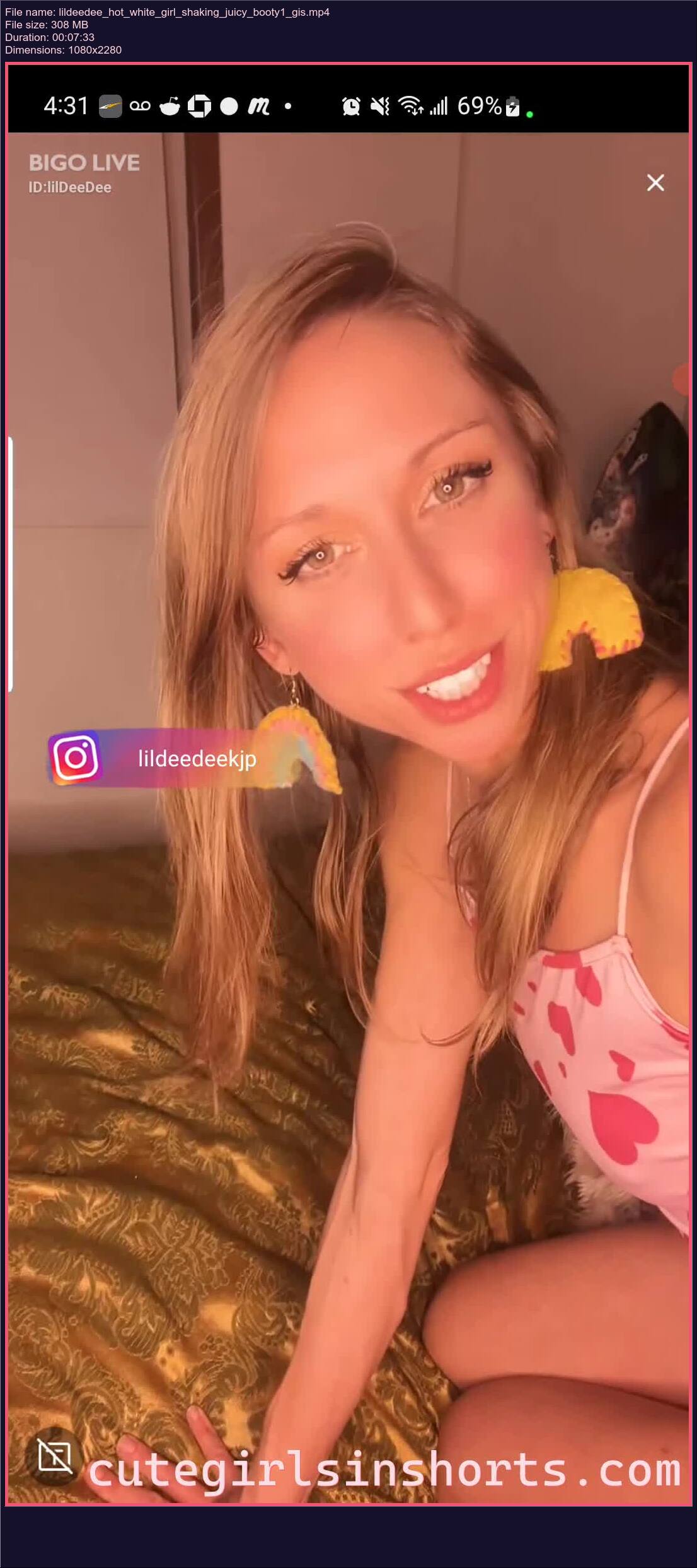 Lildeedee Hot White Girl Shaking Juicy Booty 1