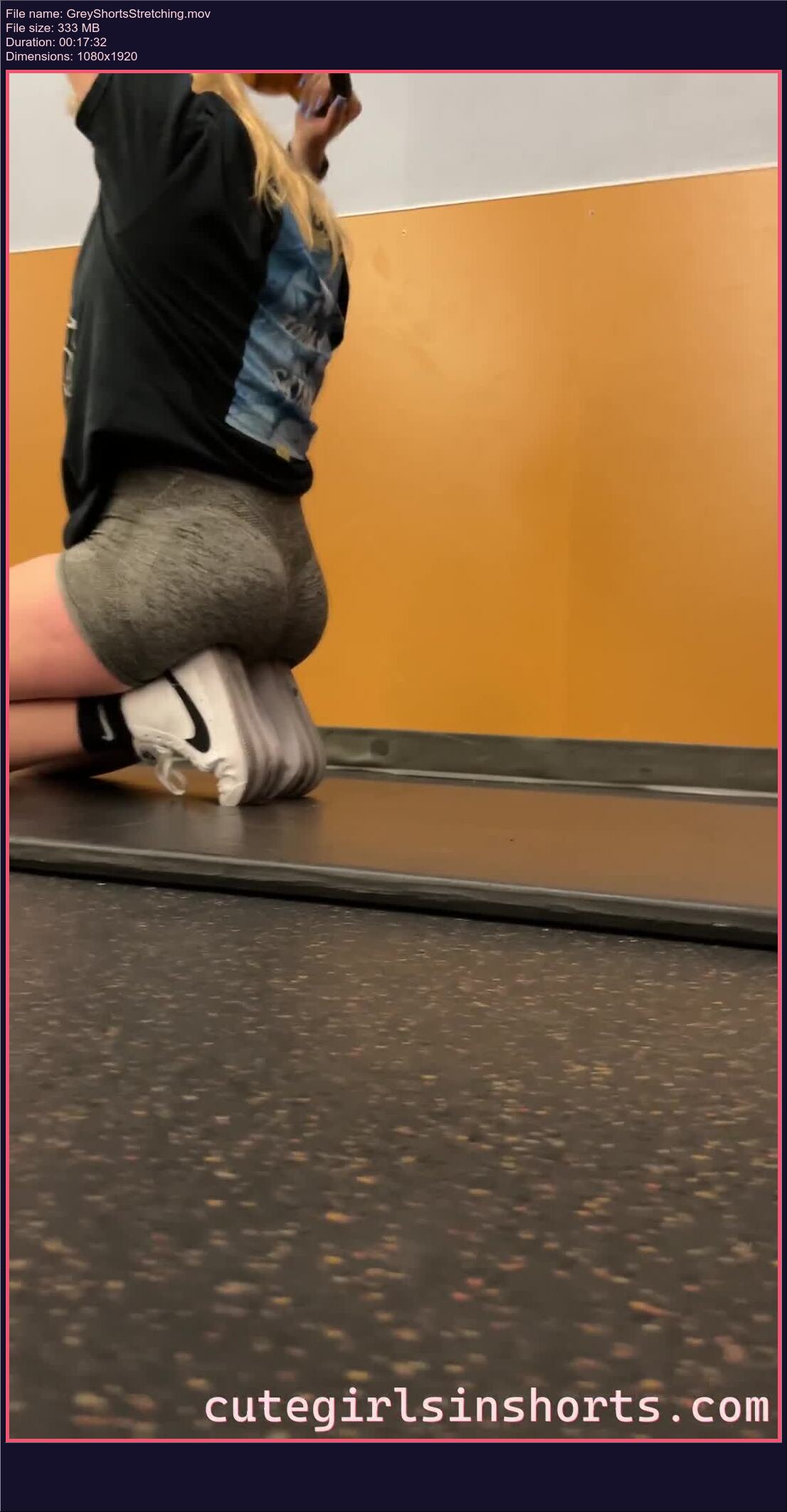 greyshortsstretching_gis