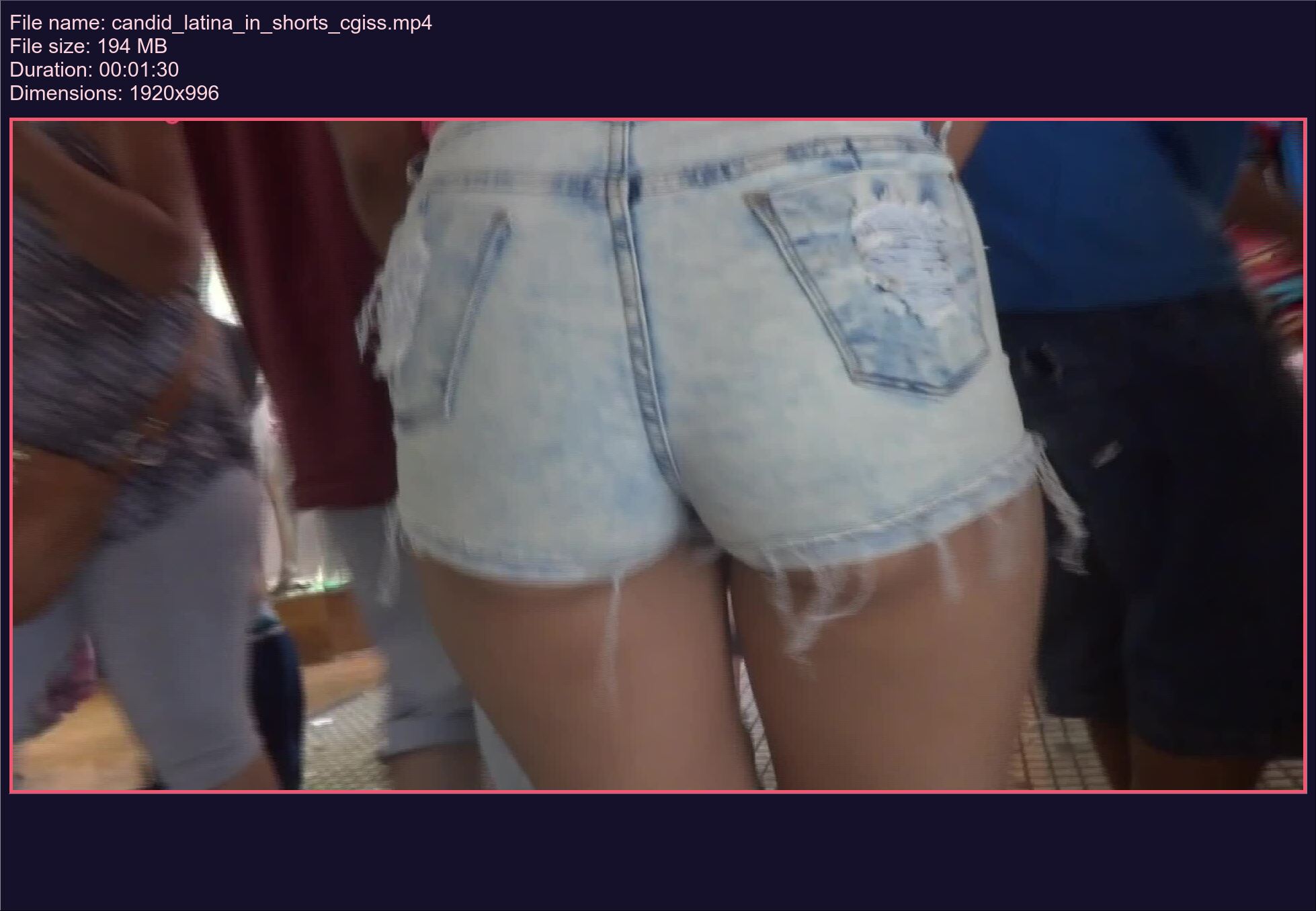 candid_latina_in_shorts_cgiss