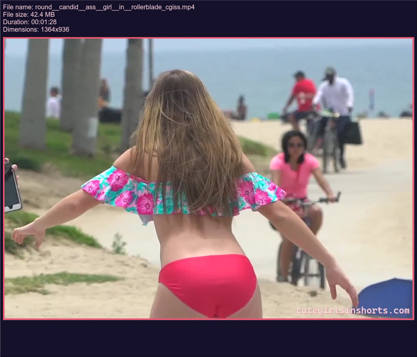 round__candid__ass__girl__in__rollerblade_cgiss