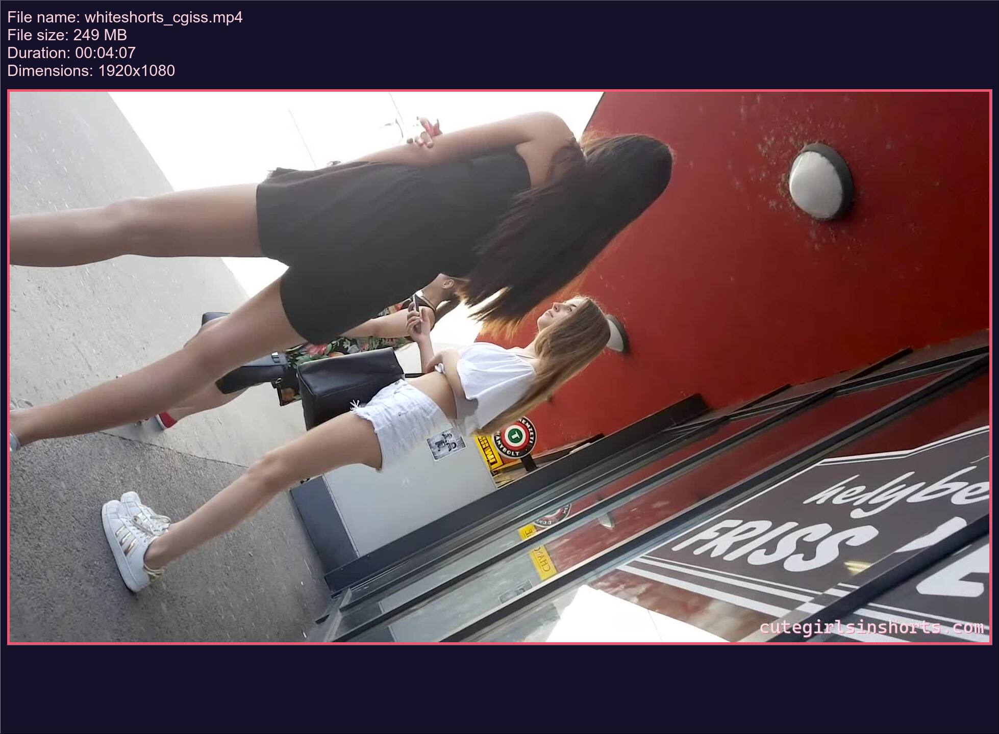 whiteshorts_cgiss