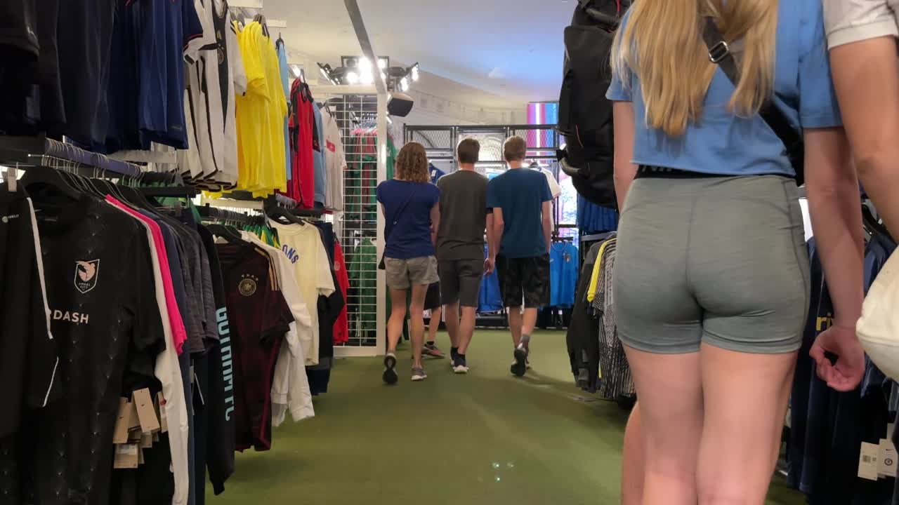 beautiful_blonde_white_girl_nike_pro_shorts_upshorts_teen_gis