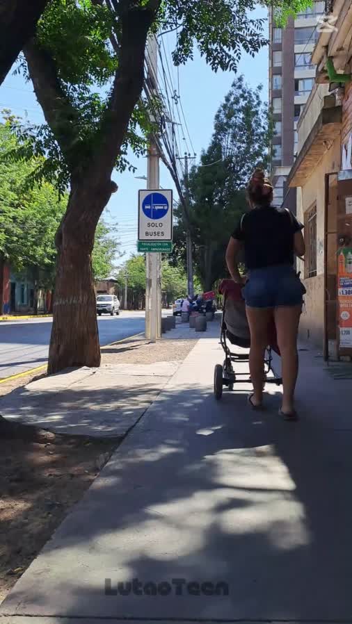 Bubble Cheeks Hottie Mom