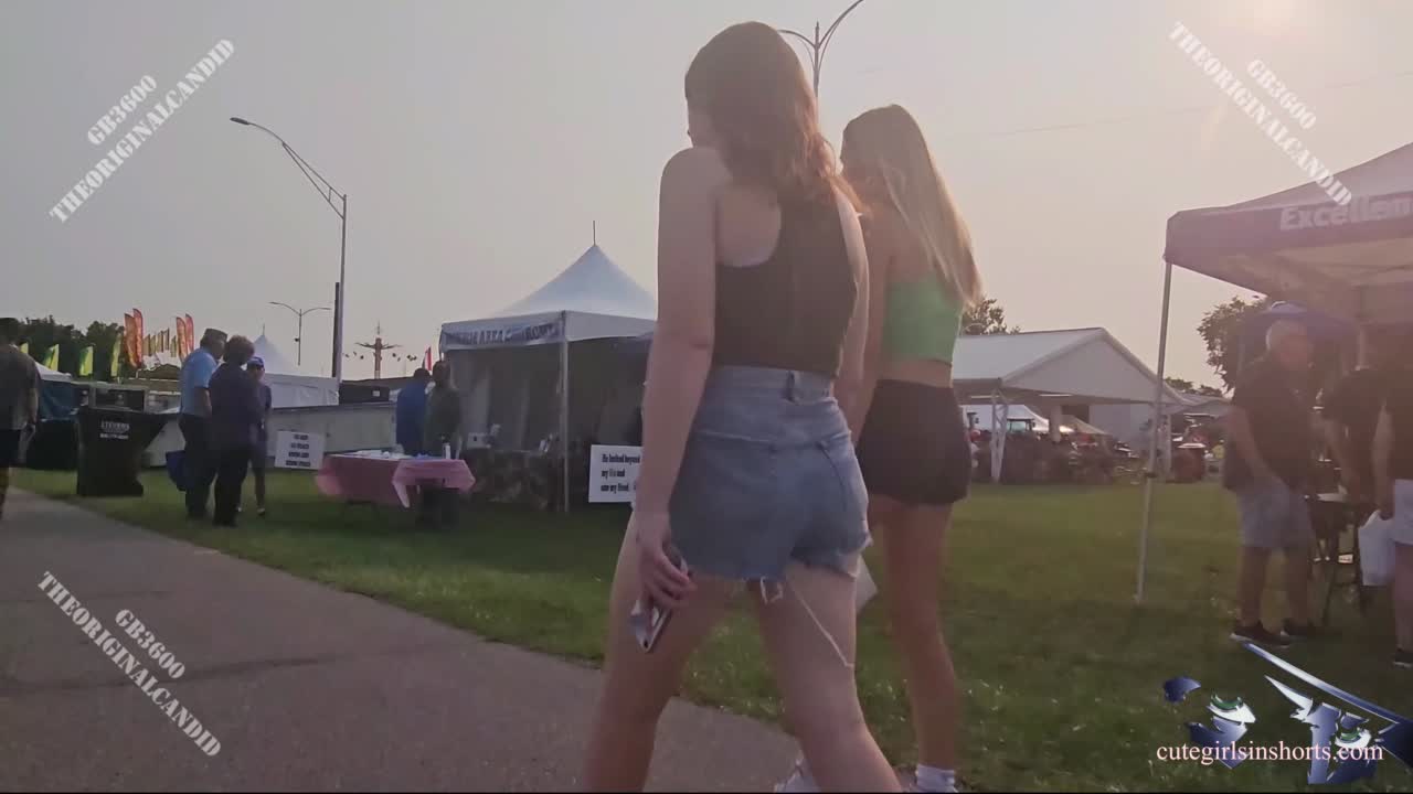 green_shirt_sweet_ass_on_teen_at_fair_gis