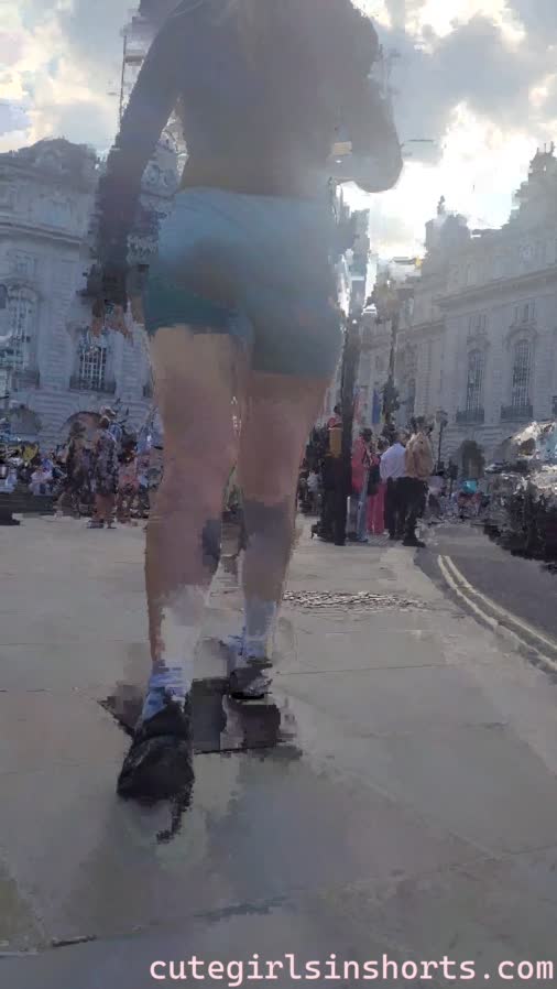 Sexy and Cute Candid Girls in Videos