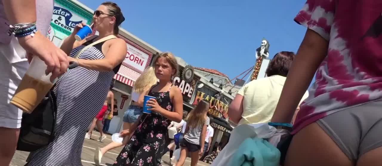 hot_blondeteen_creepshot_ass_with_her_mom_gis