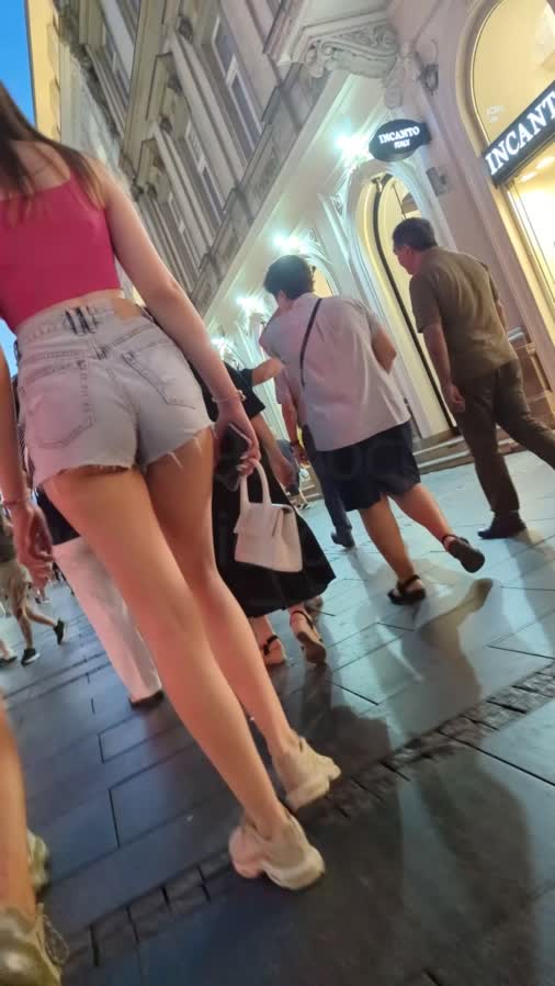 jiggling_short_jeans_shorts_due_long_follow_wtrmk_gis