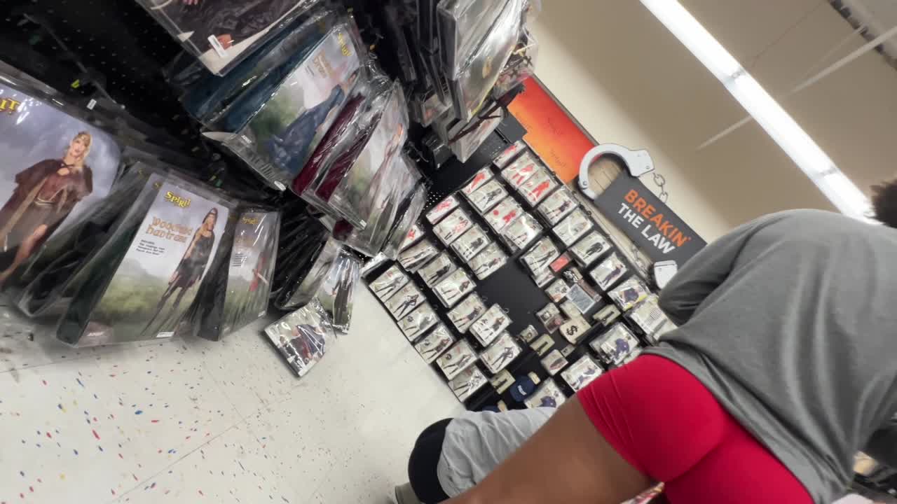 juicy_red_short_shorts_gis