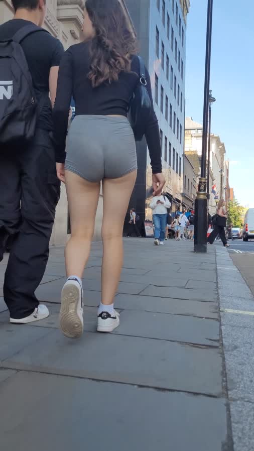 skimpy_shorts_4k_gis