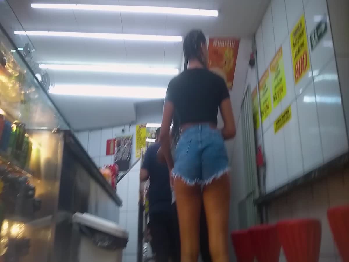 tall_ebony_shiort_jenas_gis