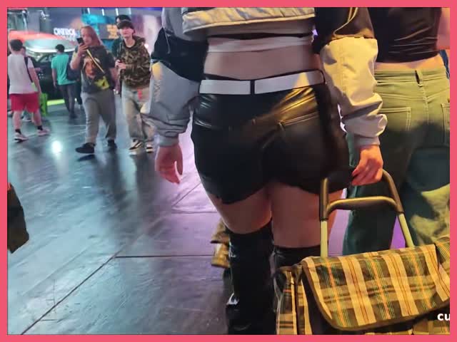 S 26 E 68 Cute Face Red Hair Black Leather Shorts Cosplay