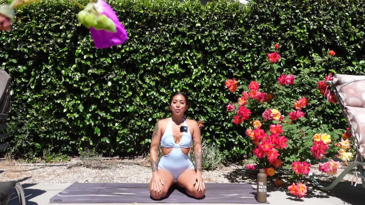 15 Min Energizing Yoga With Winniehoneey 4 K Ntlqfh 1 Kws 0