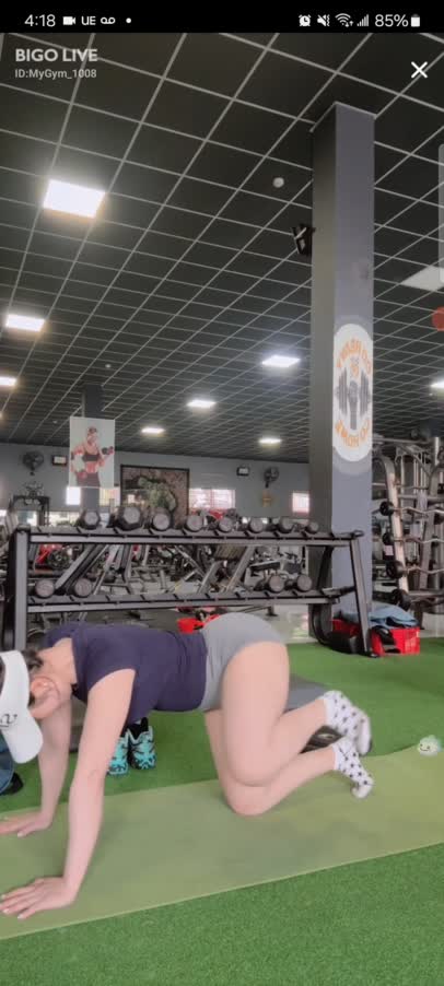 Asian Girl Fitness Gym Leg Workout 1