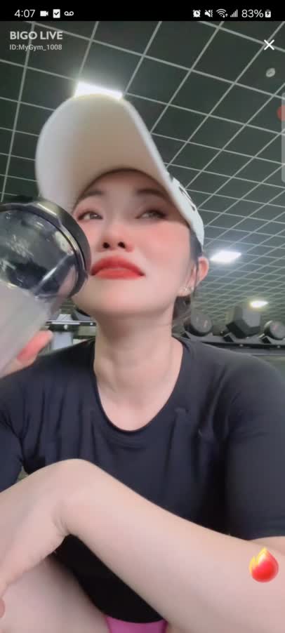 Asian Milf Workout At Gym 1