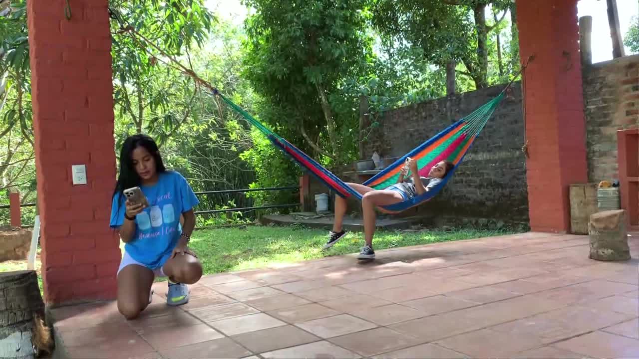 Descansando En La Amaca Yqh 5 Gdm 5 Hge