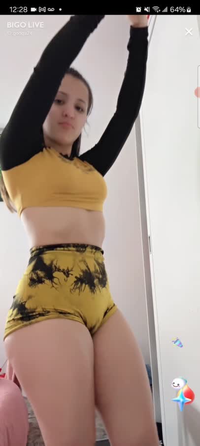Gonga 24 White Girl Brunette In Yellow Shorts Dancing 1