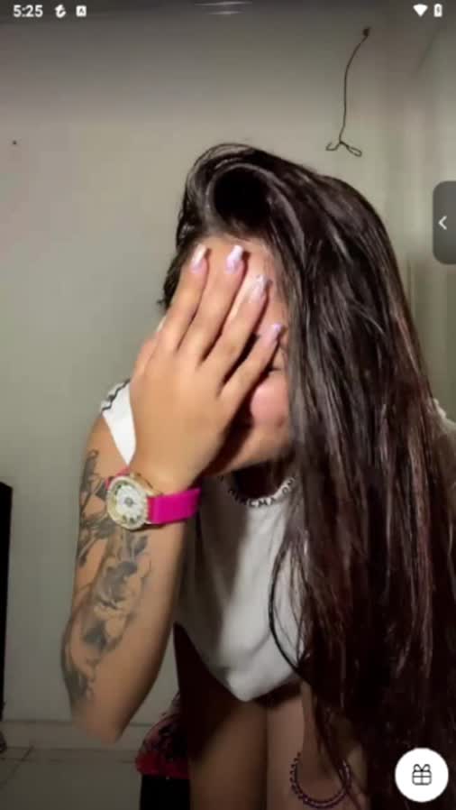 Juli Booty Shaking In White Shorts For Fans 1