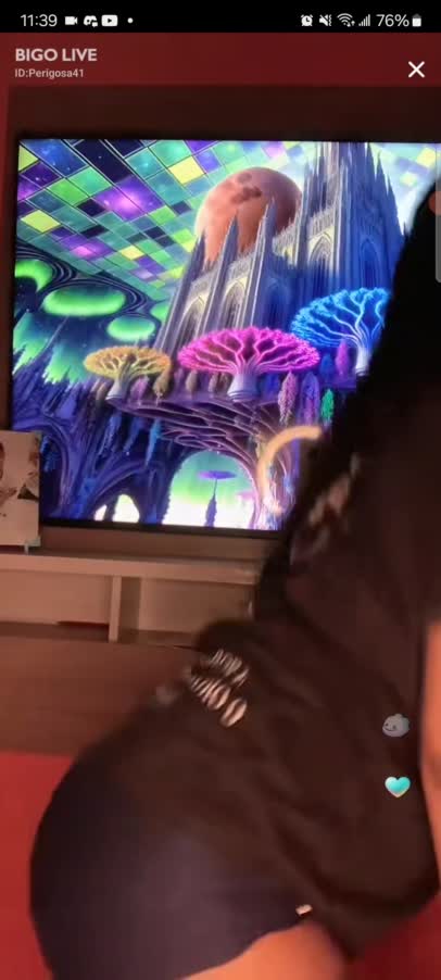 Latina Perigosa Is Sexy Twerking 1