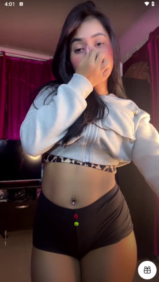 Lulu Incredibly Butt Booty Shaking Latina In Shorts 2