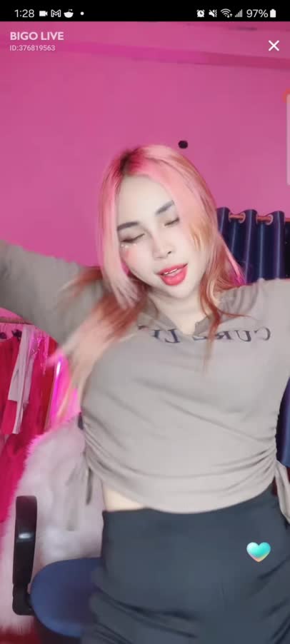 Mun Dancing Like Crazy On Cam For Fans 2