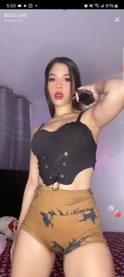 Sary Shows Her Sexy Dancing For Fans 4