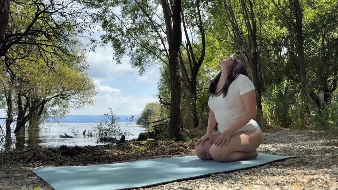 Spiritual Yoga And Stretching By The Scenic Ocean Relaxing With Nature Asmr Sounds Qmi 0 Iamsvlg