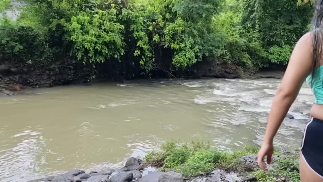 Sufre Una Dura Caida Se Golpeo El Pie Khj B 13 O