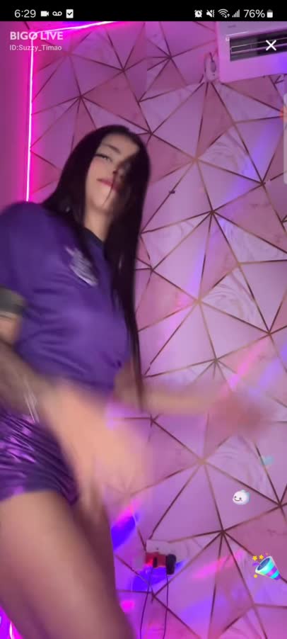 Suzy Tattooed Girl Twerking In Purple Shorts 1