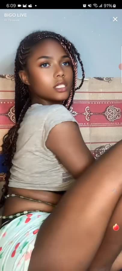 Ttrasure Black Girl Hottie Moving Hips For Fans 1